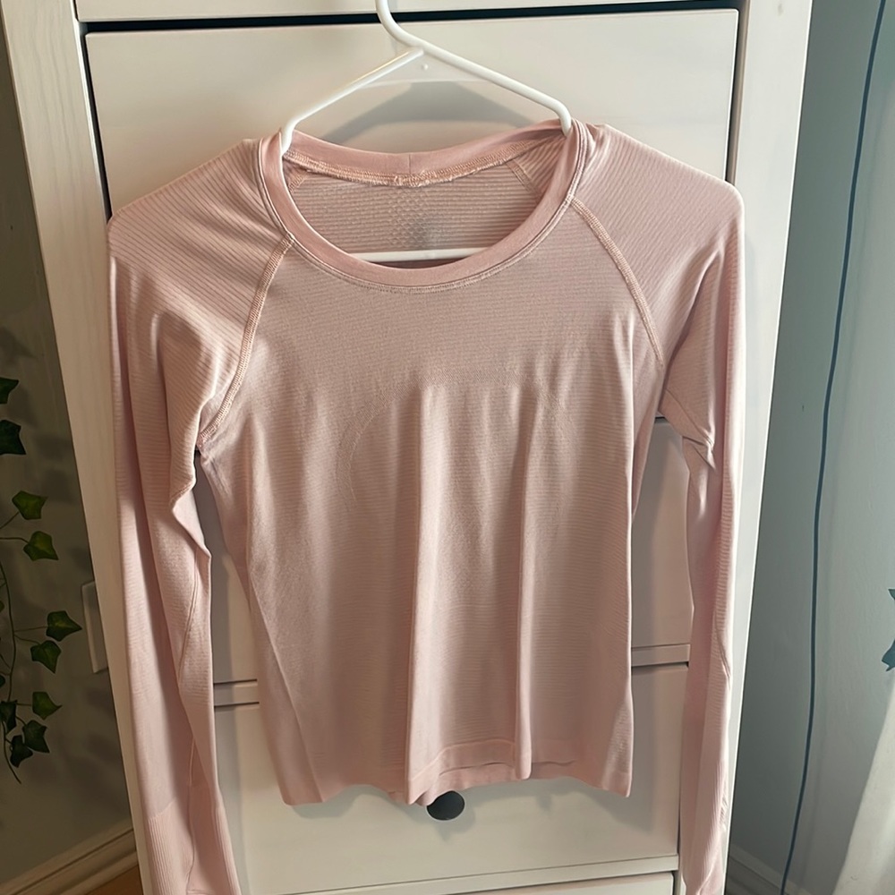 Lululemon Swiftly tech 2.0 STRAWBERRY MILKSHAKE size 4